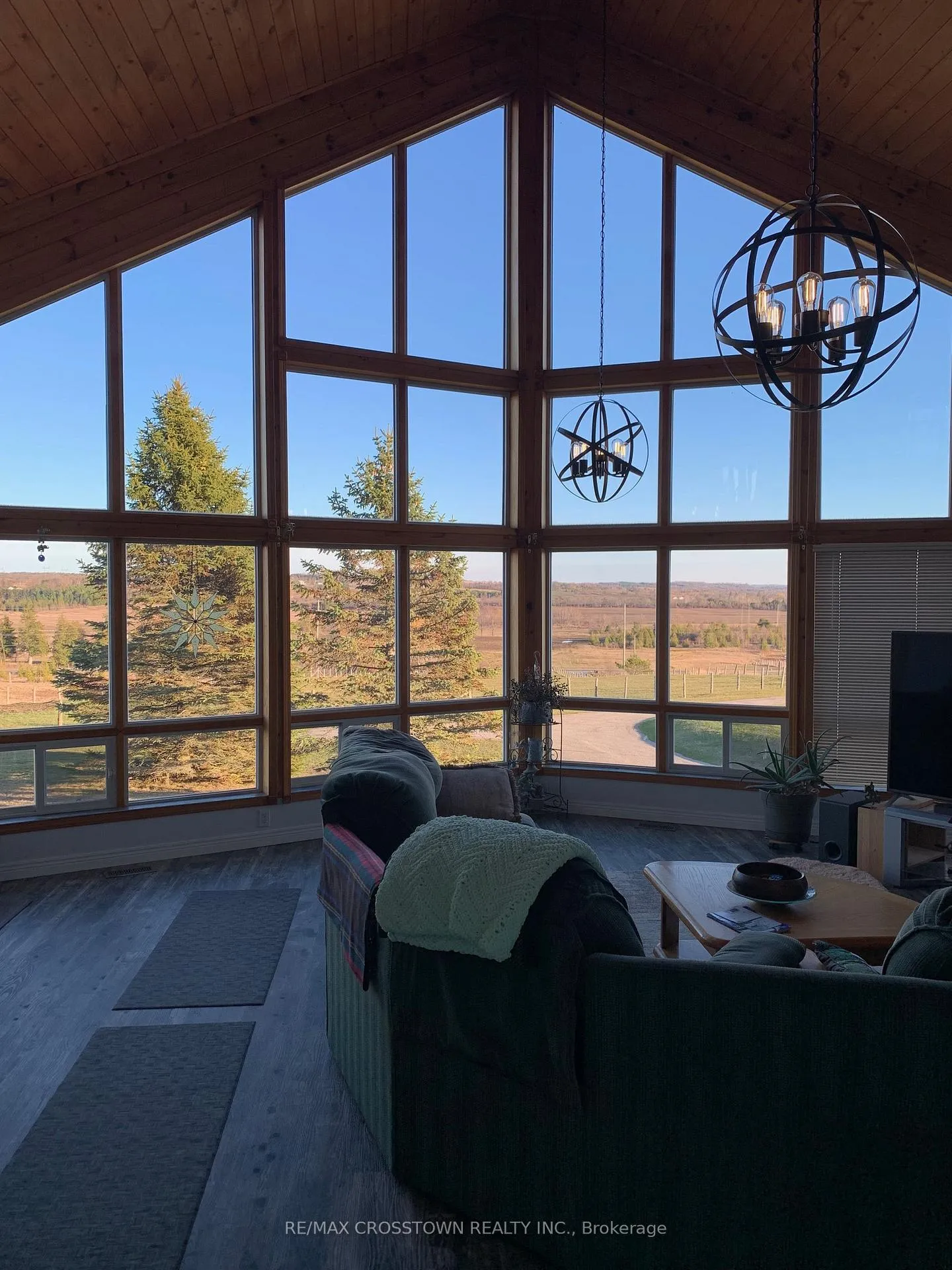 Photo 4 of 5556 10th Sideroad Road, Essa, Rural Essa — HOMEH