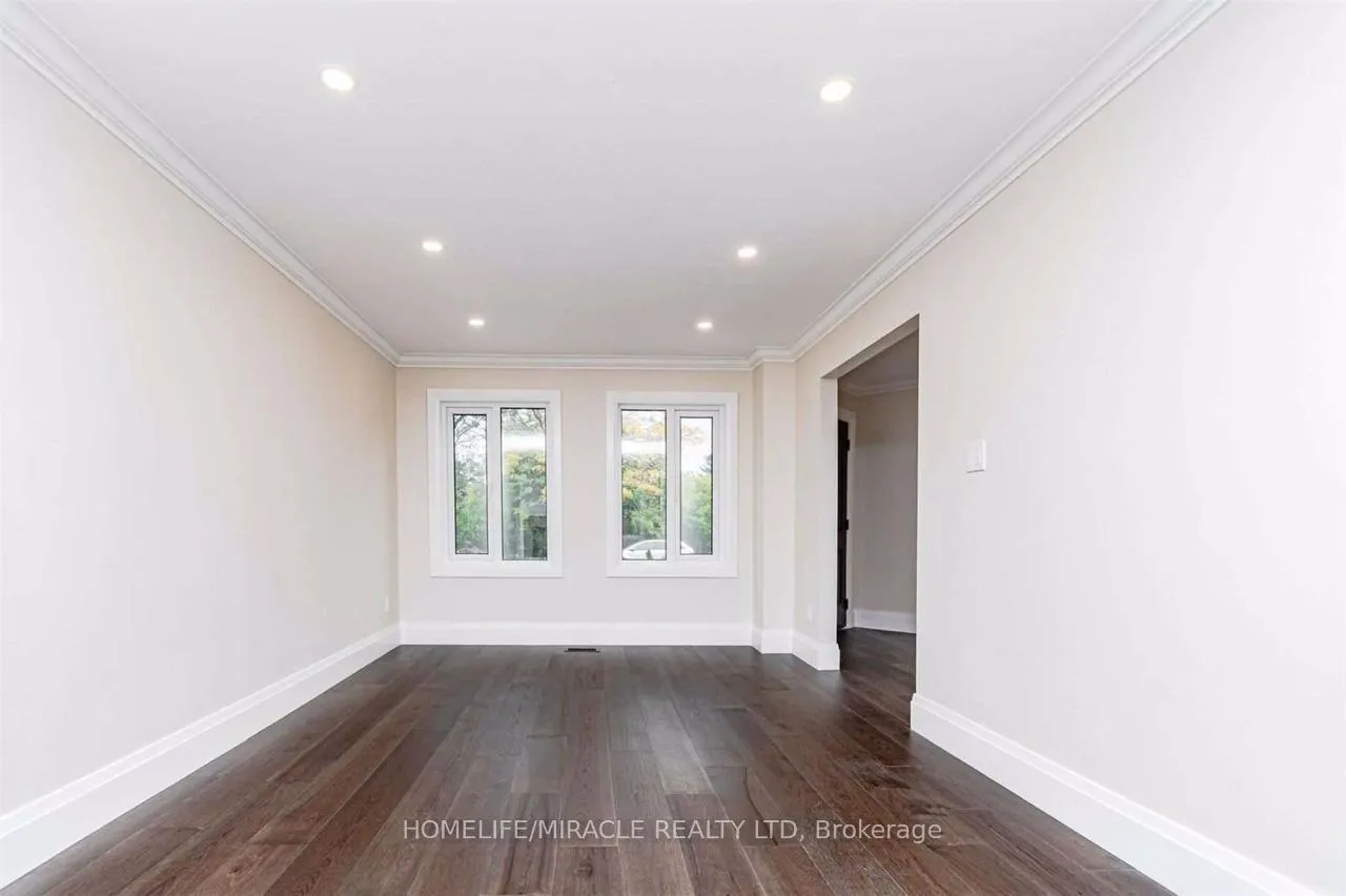 Photo 4 of 40 Leatherhead Court, Brampton, Westgate — HOMEH