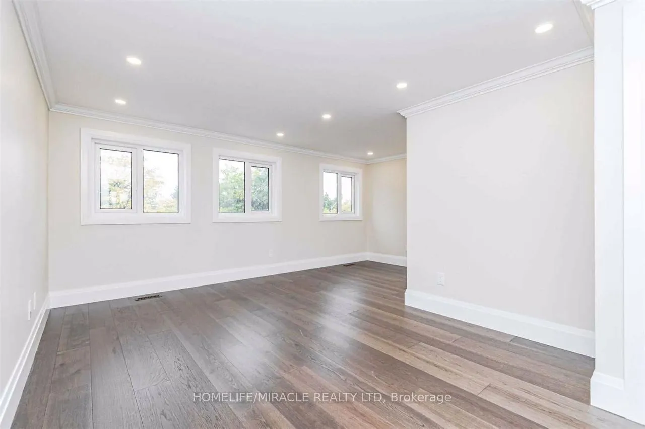 Photo 16 of 40 Leatherhead Court, Brampton, Westgate — HOMEH
