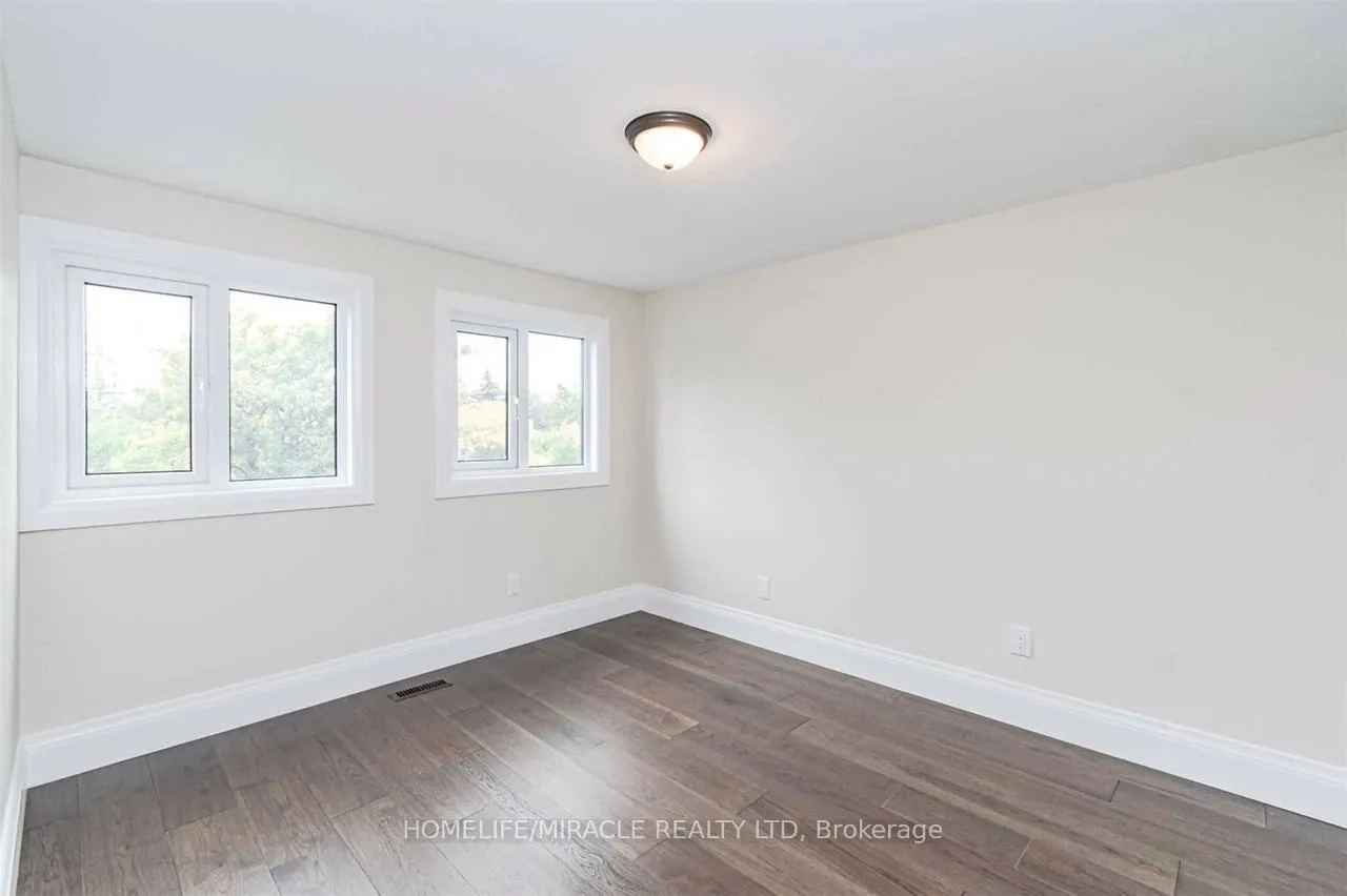 Photo 17 of 40 Leatherhead Court, Brampton, Westgate — HOMEH