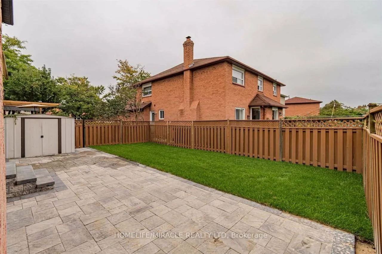 Photo 24 of 40 Leatherhead Court, Brampton, Westgate — HOMEH