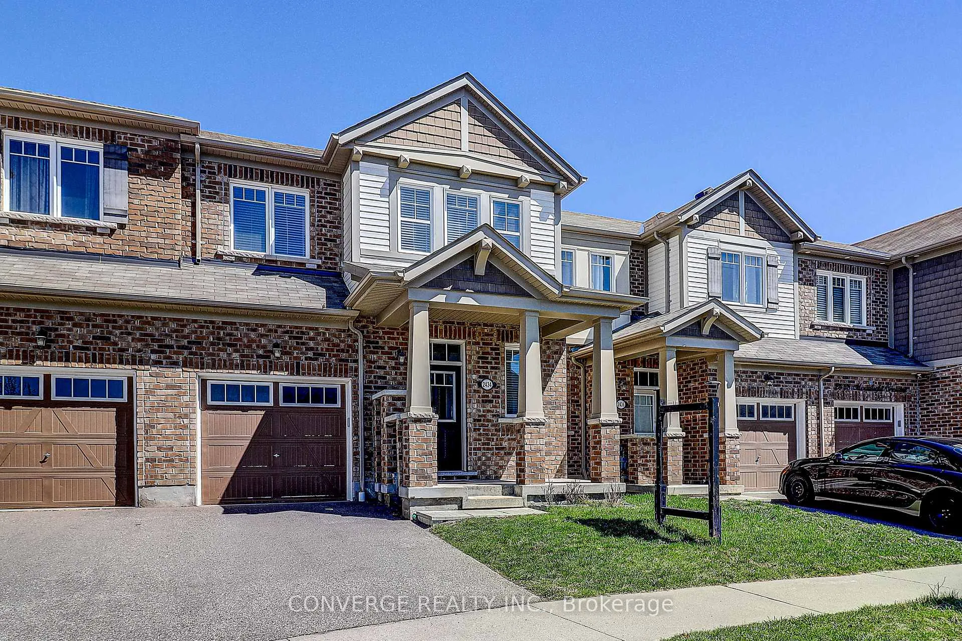 Photo 2 of 2434 Moonlight Crescent, Pickering, Rural Pickering — HOMEH