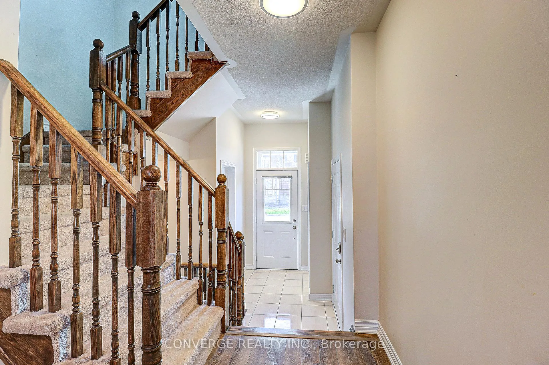 Photo 3 of 2434 Moonlight Crescent, Pickering, Rural Pickering — HOMEH