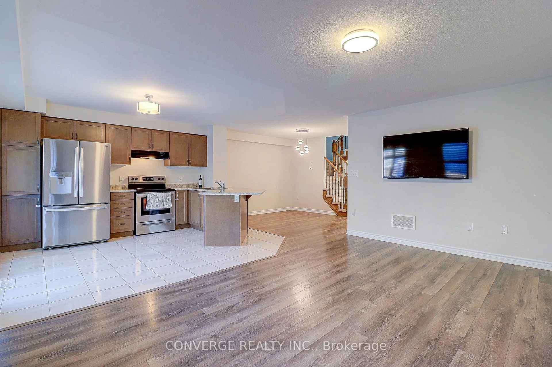 Photo 4 of 2434 Moonlight Crescent, Pickering, Rural Pickering — HOMEH