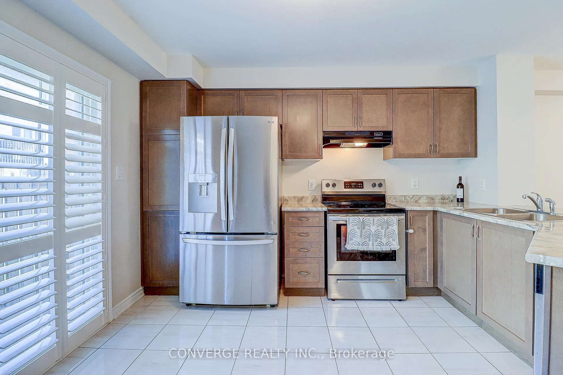 Photo 8 of 2434 Moonlight Crescent, Pickering, Rural Pickering — HOMEH