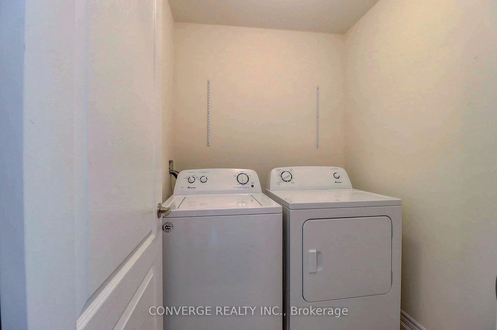 Photo 19 of 2434 Moonlight Crescent, Pickering, Rural Pickering — HOMEH