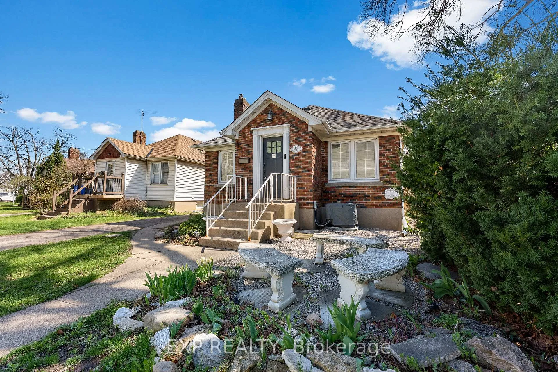 Photo 3 of 14 Dunlop Drive, St. Catharines, Downtown — HOMEH