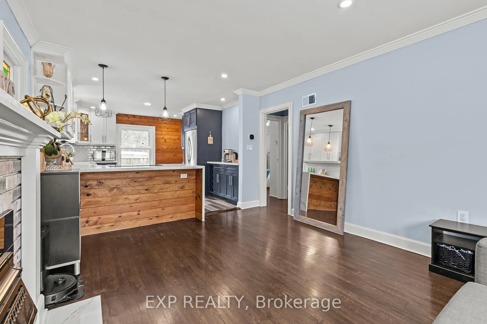 Photo 10 of 14 Dunlop Drive, St. Catharines, Downtown — HOMEH