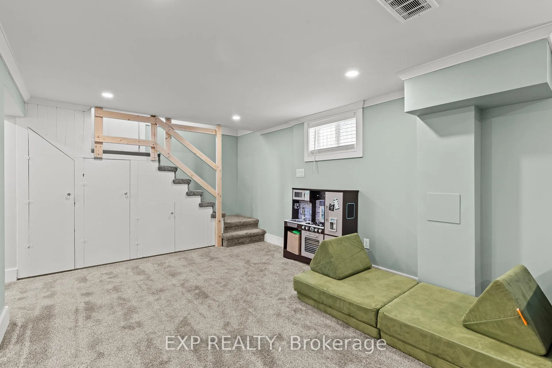 Photo 21 of 14 Dunlop Drive, St. Catharines, Downtown — HOMEH
