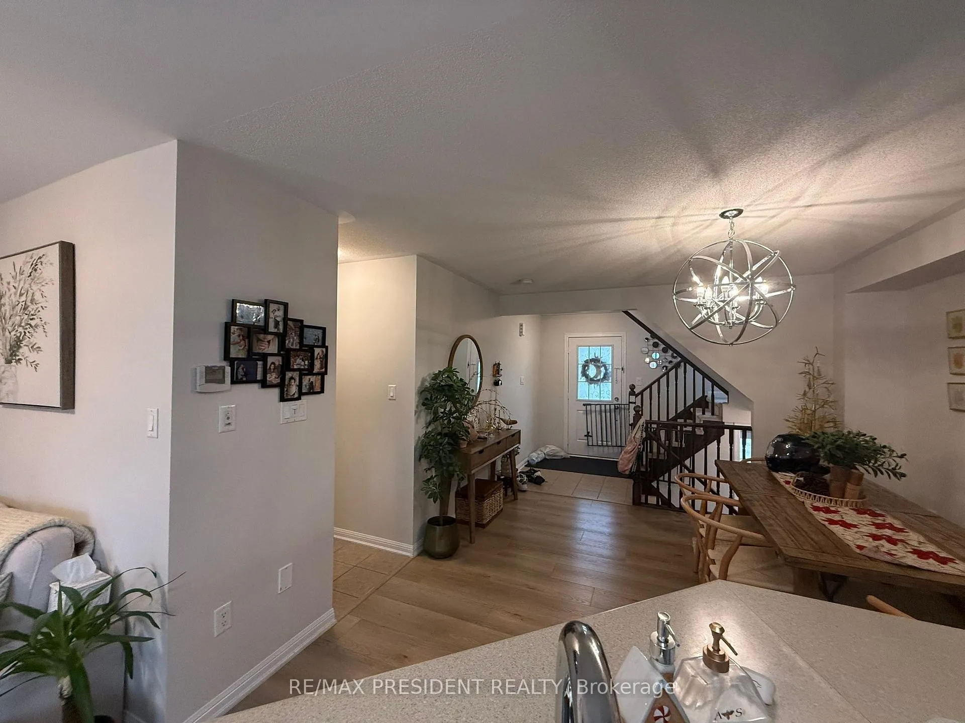 Photo 5 of 630 Cargill Path, Milton, Coates — HOMEH