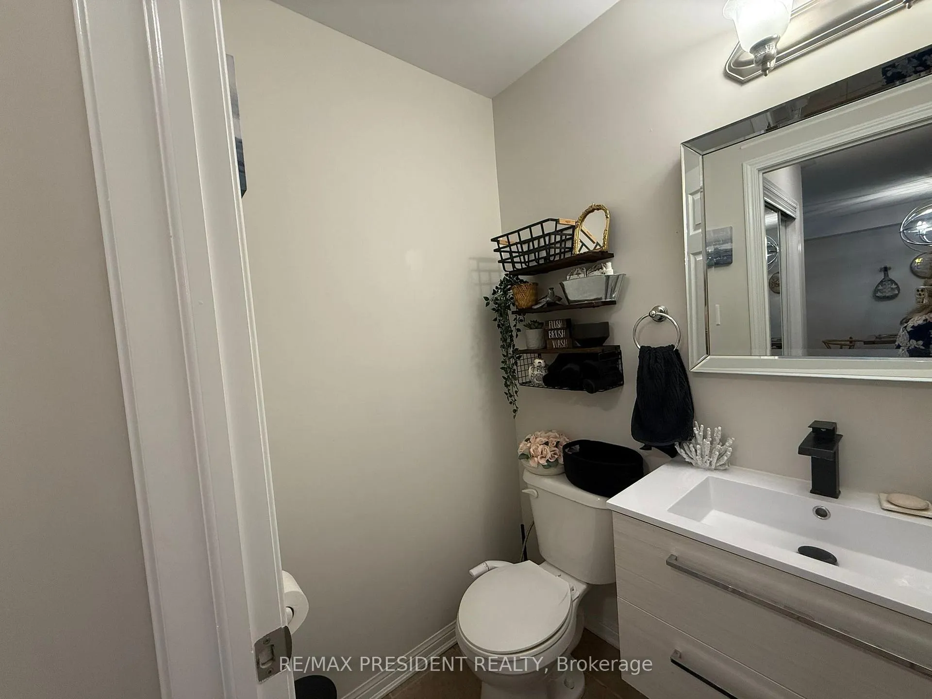 Photo 11 of 630 Cargill Path, Milton, Coates — HOMEH