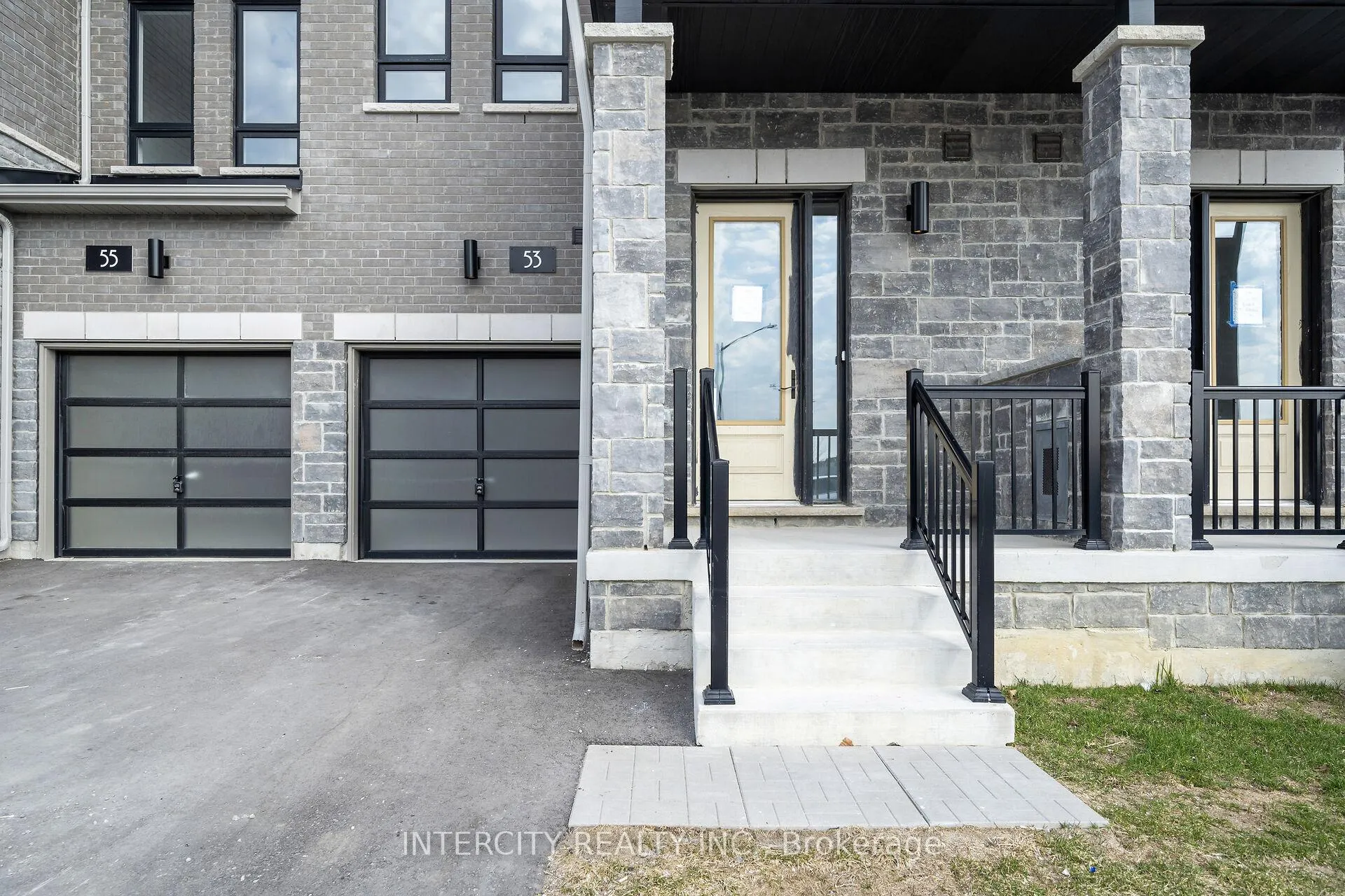 Photo 2 of 55 Johann Drive, Markham, Middlefield — HOMEH