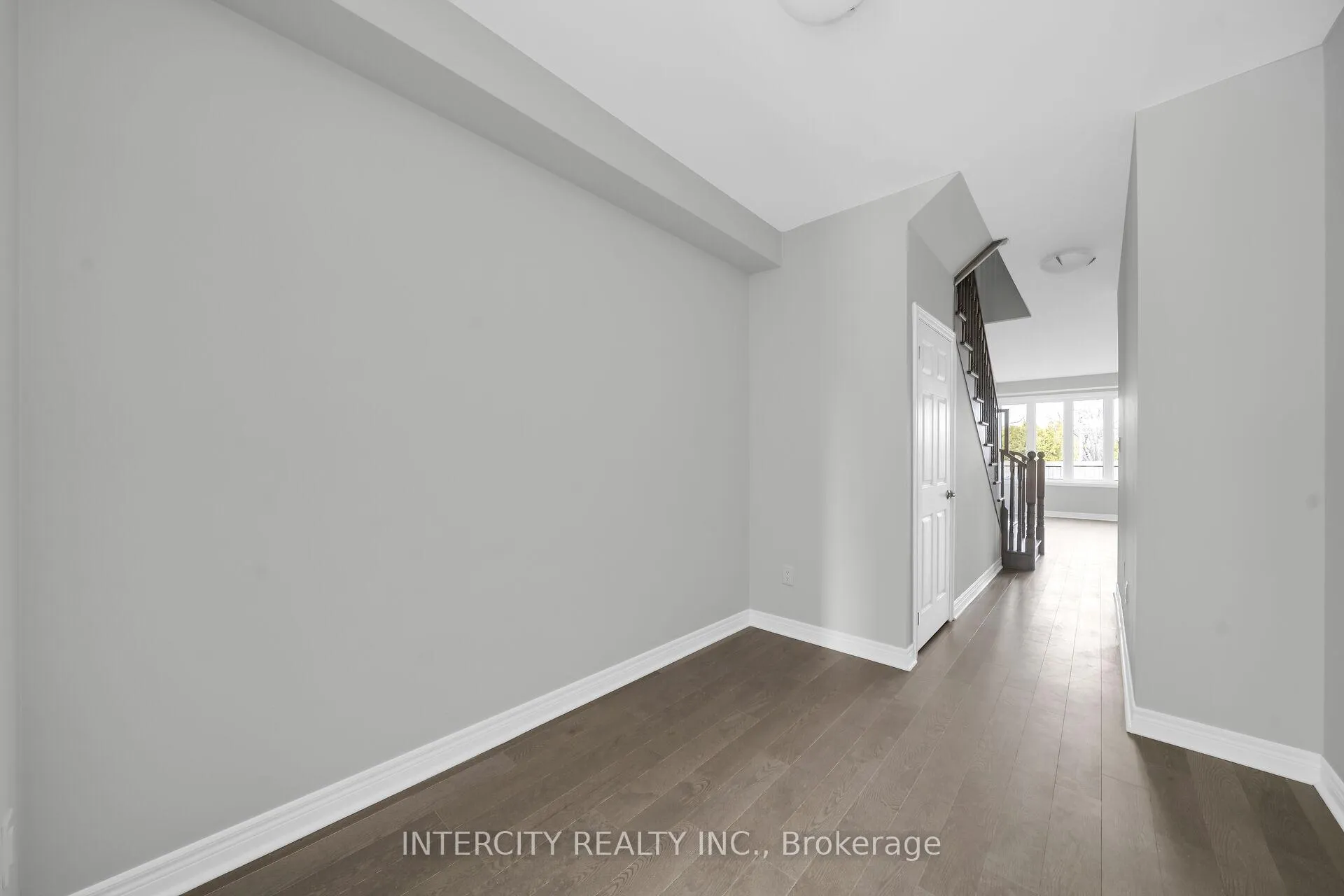 Photo 5 of 55 Johann Drive, Markham, Middlefield — HOMEH