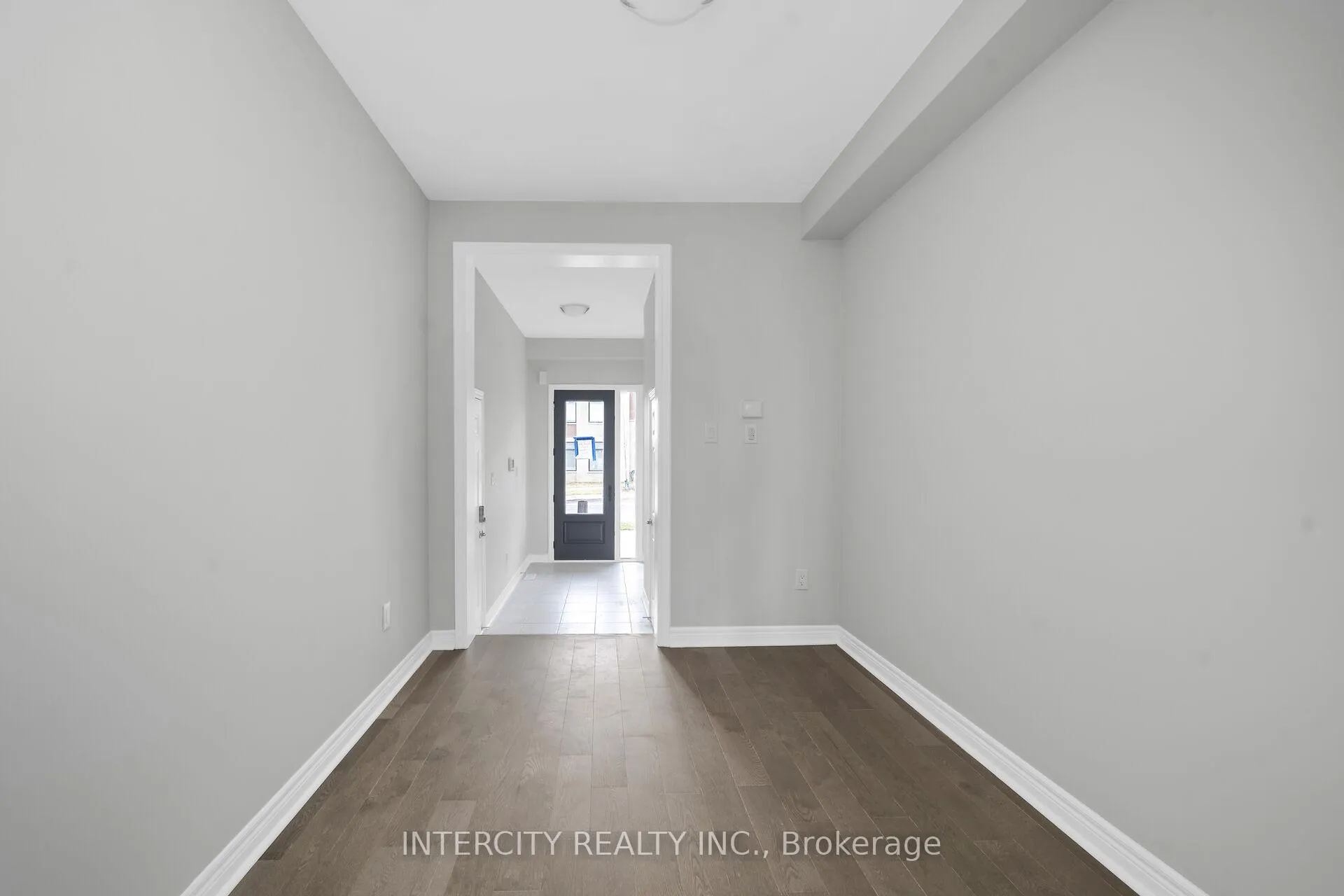 Photo 6 of 55 Johann Drive, Markham, Middlefield — HOMEH