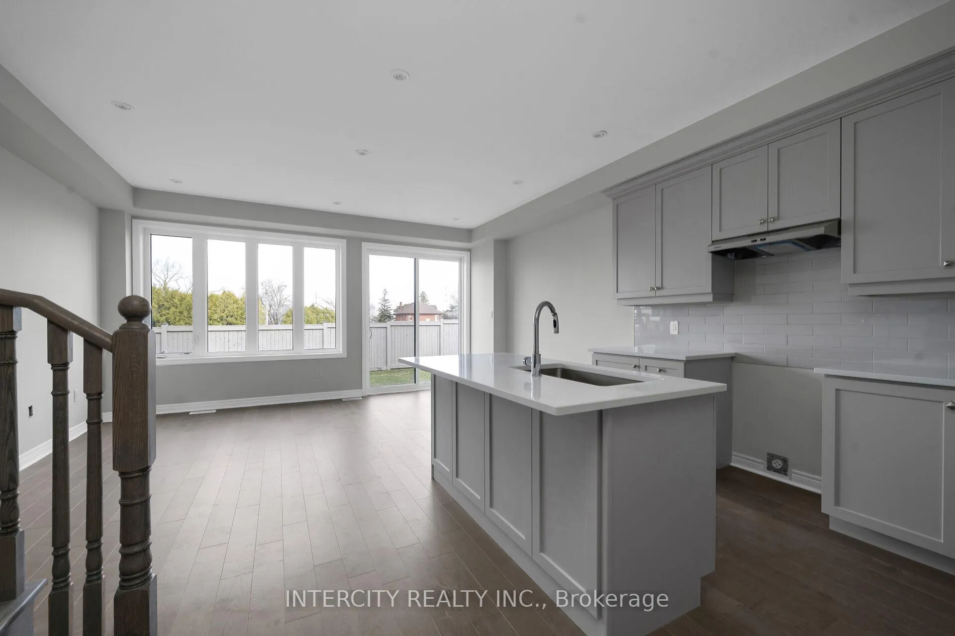 Photo 7 of 55 Johann Drive, Markham, Middlefield — HOMEH
