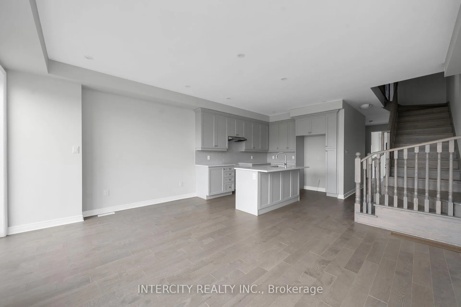Photo 8 of 55 Johann Drive, Markham, Middlefield — HOMEH