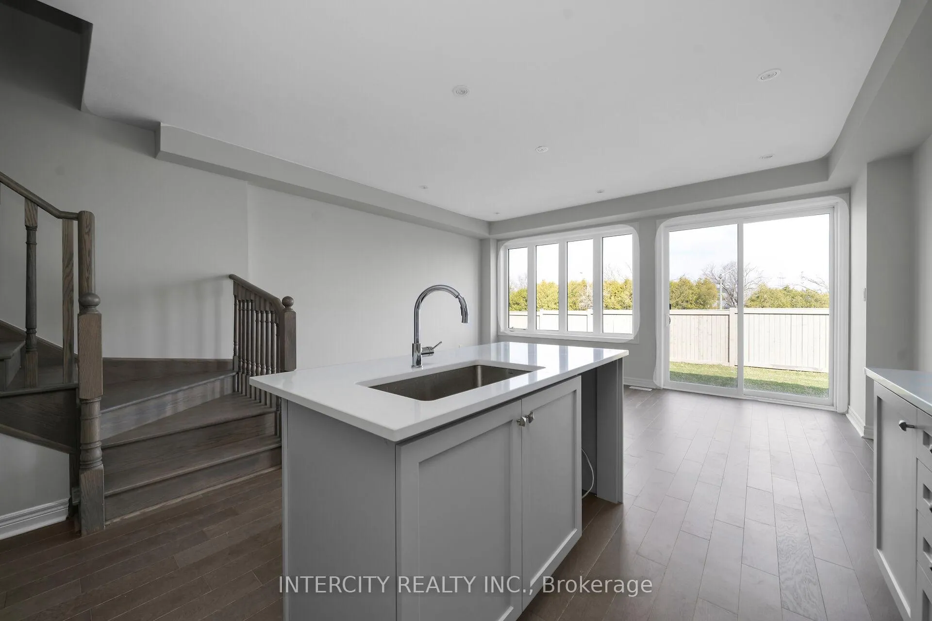 Photo 13 of 55 Johann Drive, Markham, Middlefield — HOMEH