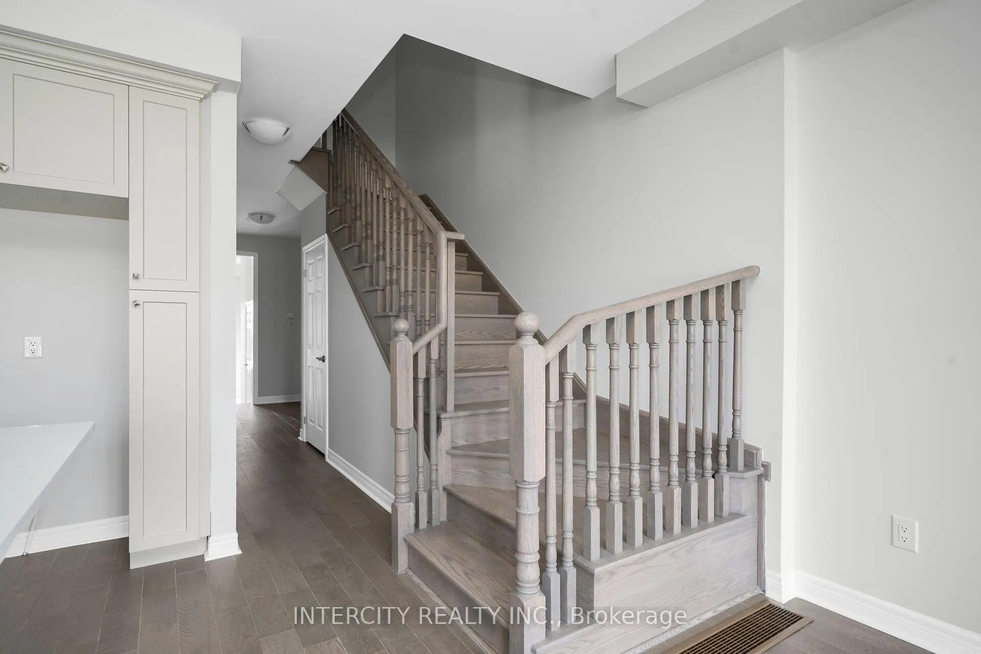 Photo 16 of 55 Johann Drive, Markham, Middlefield — HOMEH