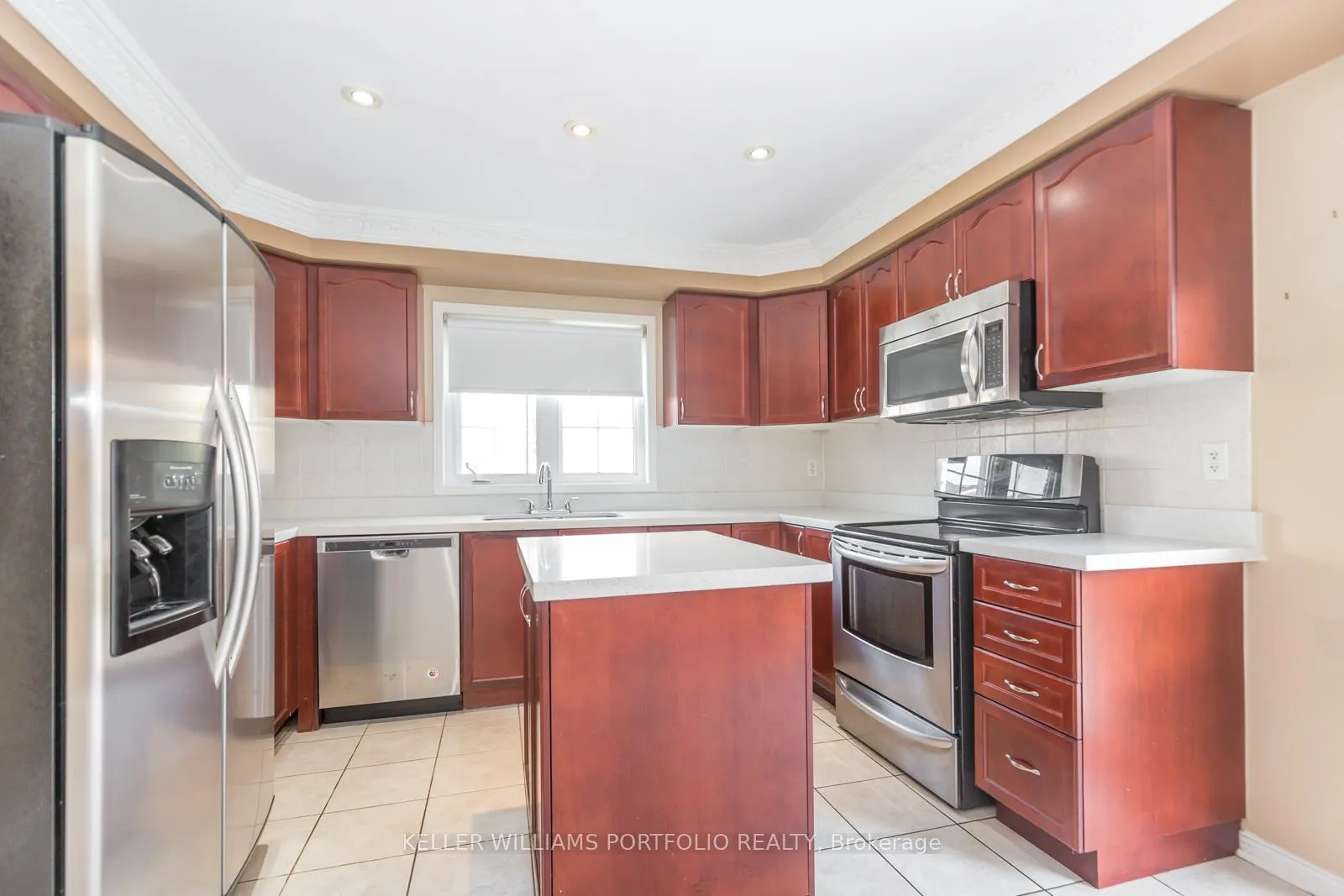 Photo 9 of 24 Conklin Drive, Brampton, Fletcher's Meadow — HOMEH