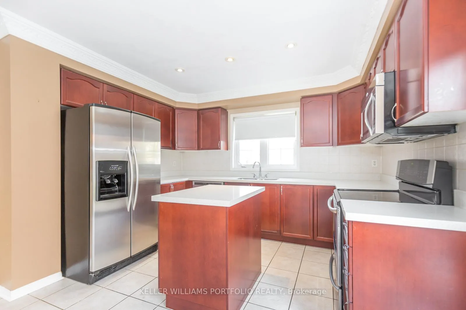 Photo 10 of 24 Conklin Drive, Brampton, Fletcher's Meadow — HOMEH