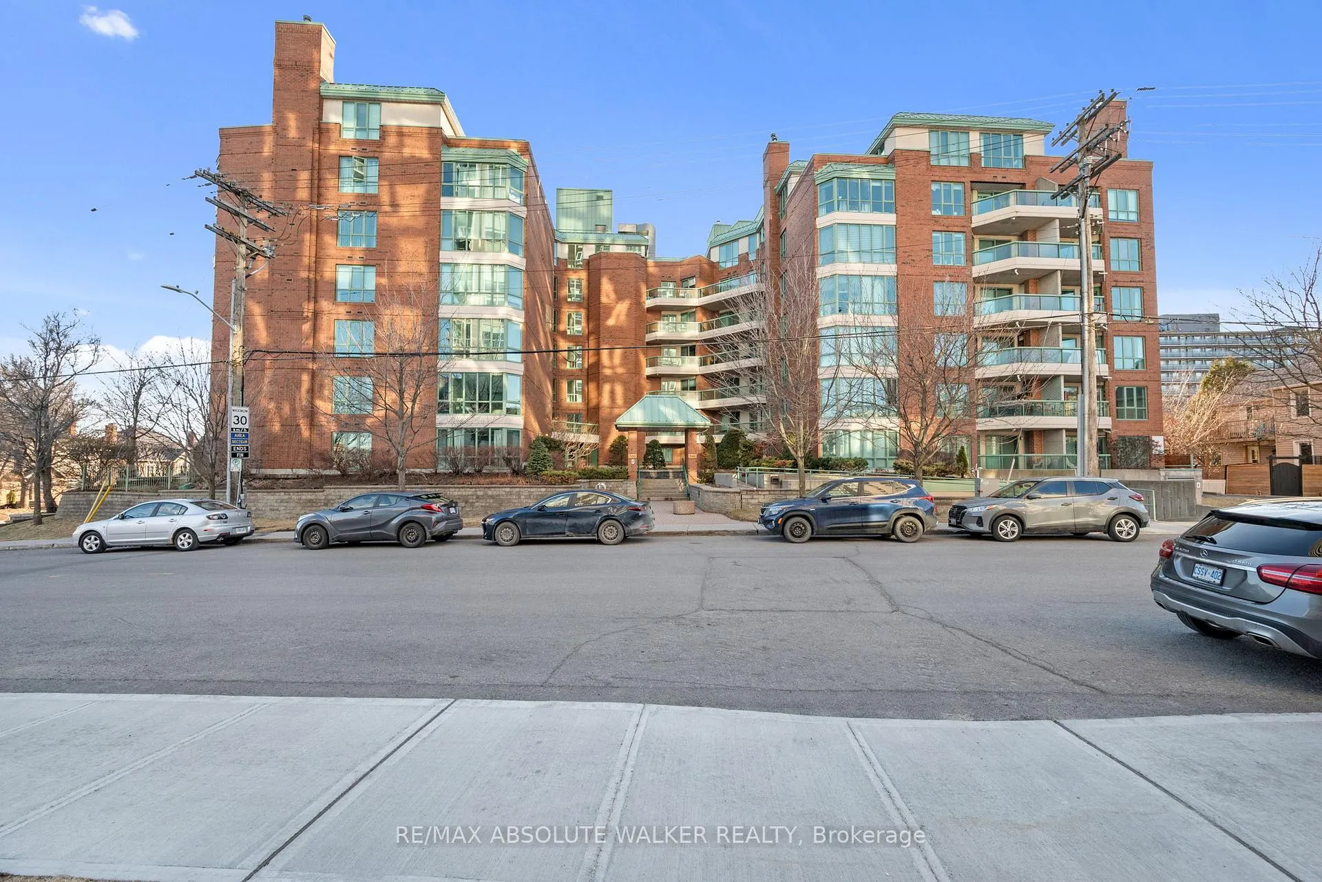 Front of Unit 113, 540 Cambridge Street S