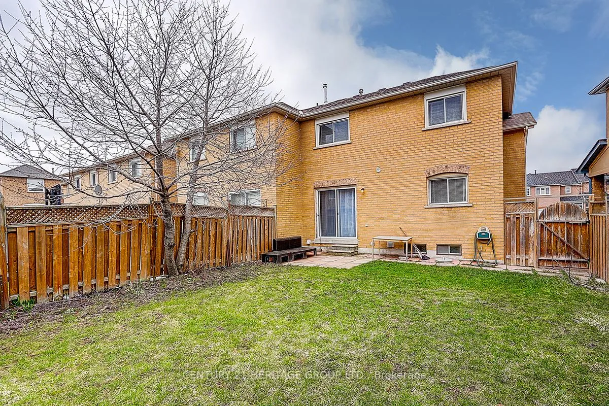 Photo 6 of 110 Dunoon Drive, Vaughan, Maple — HOMEH