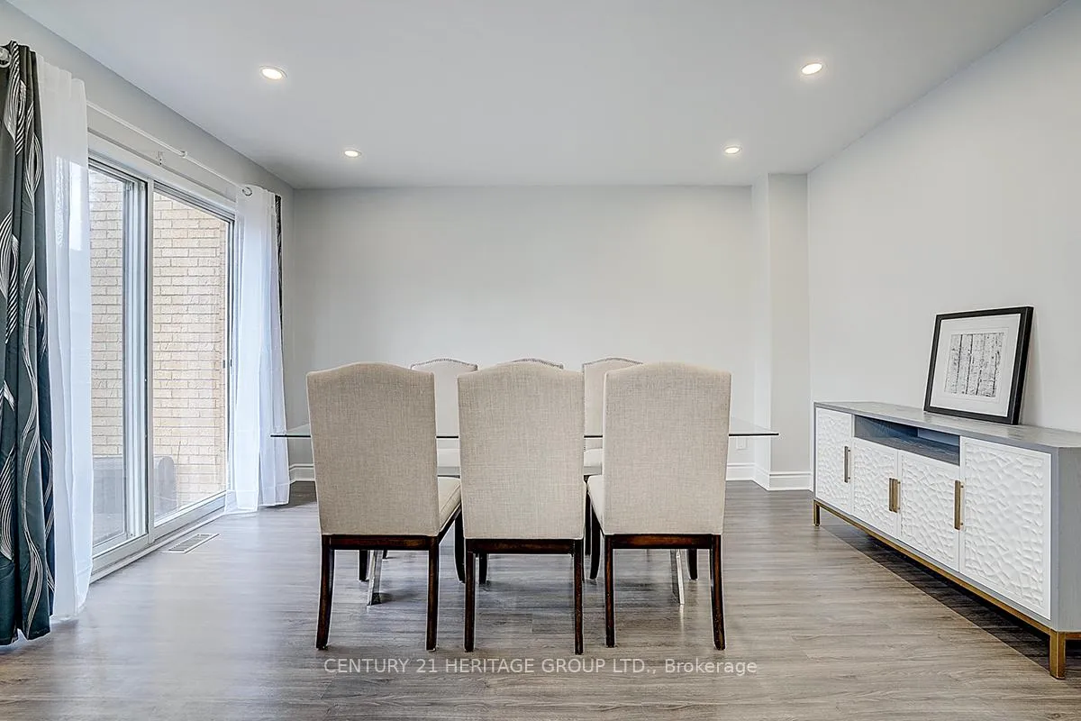 Photo 17 of 110 Dunoon Drive, Vaughan, Maple — HOMEH