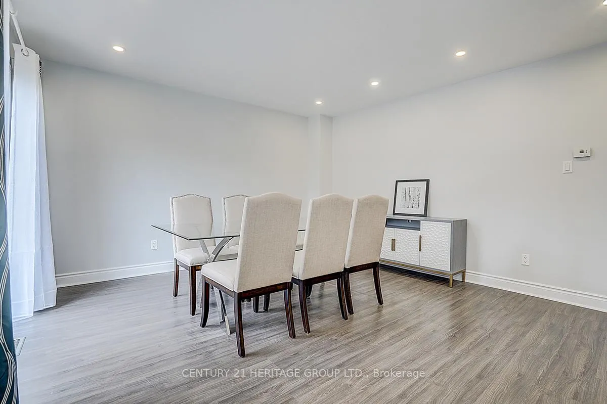 Photo 18 of 110 Dunoon Drive, Vaughan, Maple — HOMEH