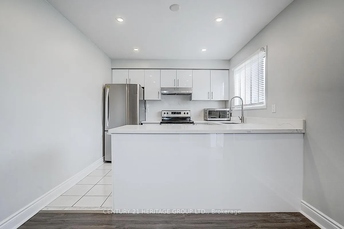 Photo 23 of 110 Dunoon Drive, Vaughan, Maple — HOMEH