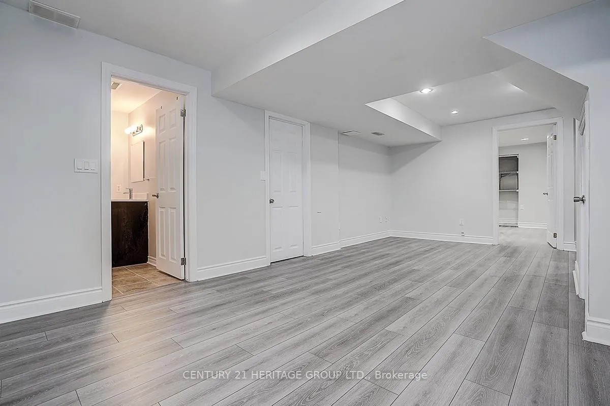 Photo 40 of 110 Dunoon Drive, Vaughan, Maple — HOMEH