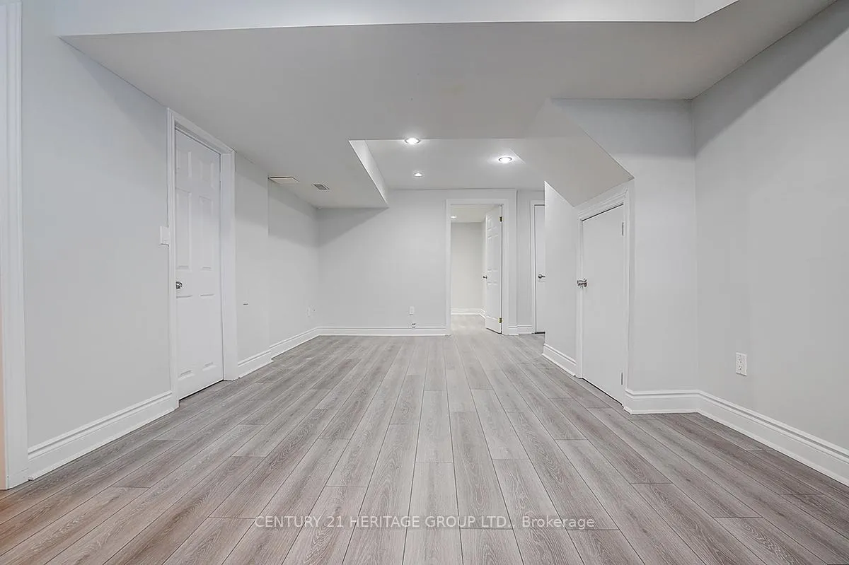 Photo 41 of 110 Dunoon Drive, Vaughan, Maple — HOMEH
