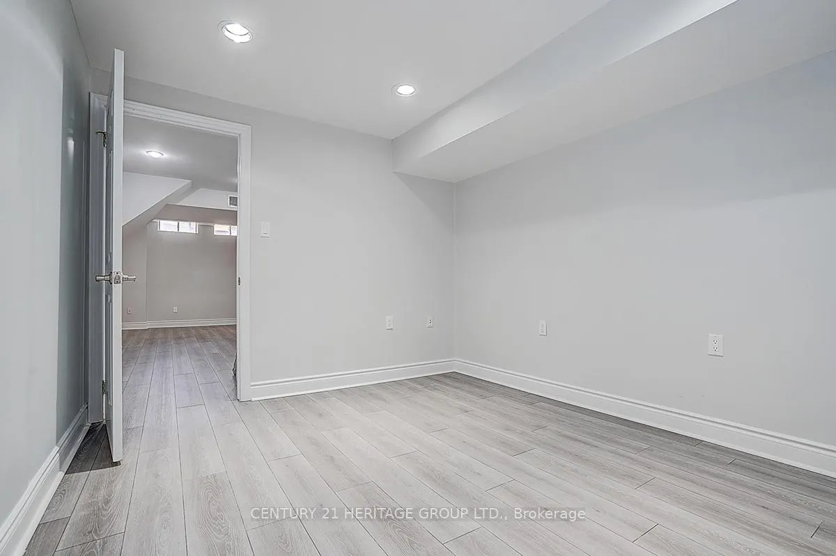 Photo 44 of 110 Dunoon Drive, Vaughan, Maple — HOMEH