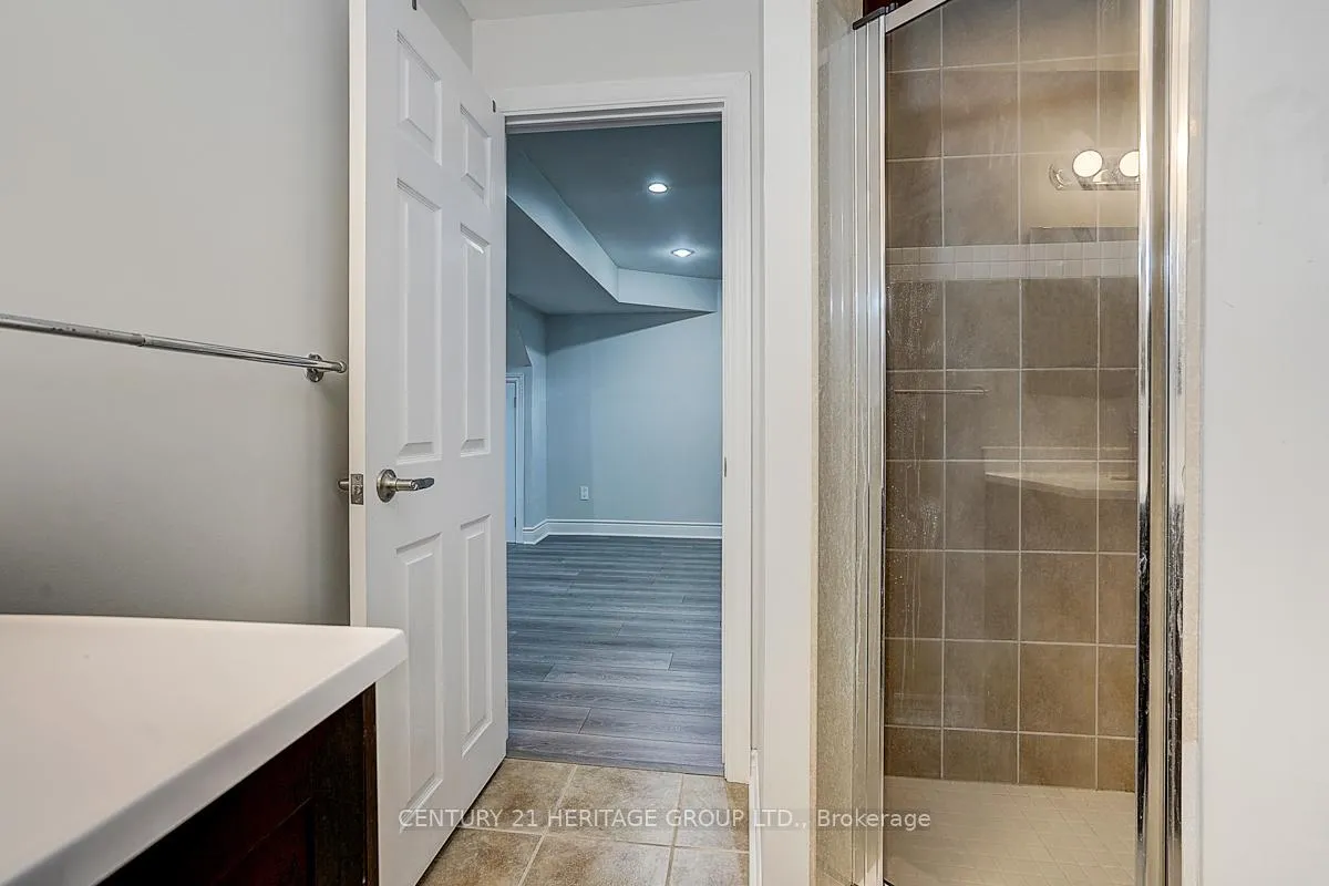 Photo 47 of 110 Dunoon Drive, Vaughan, Maple — HOMEH