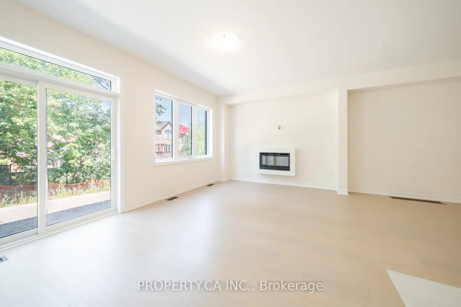 Photo 11 of 52 Rumi Court, Vaughan, Patterson — HOMEH
