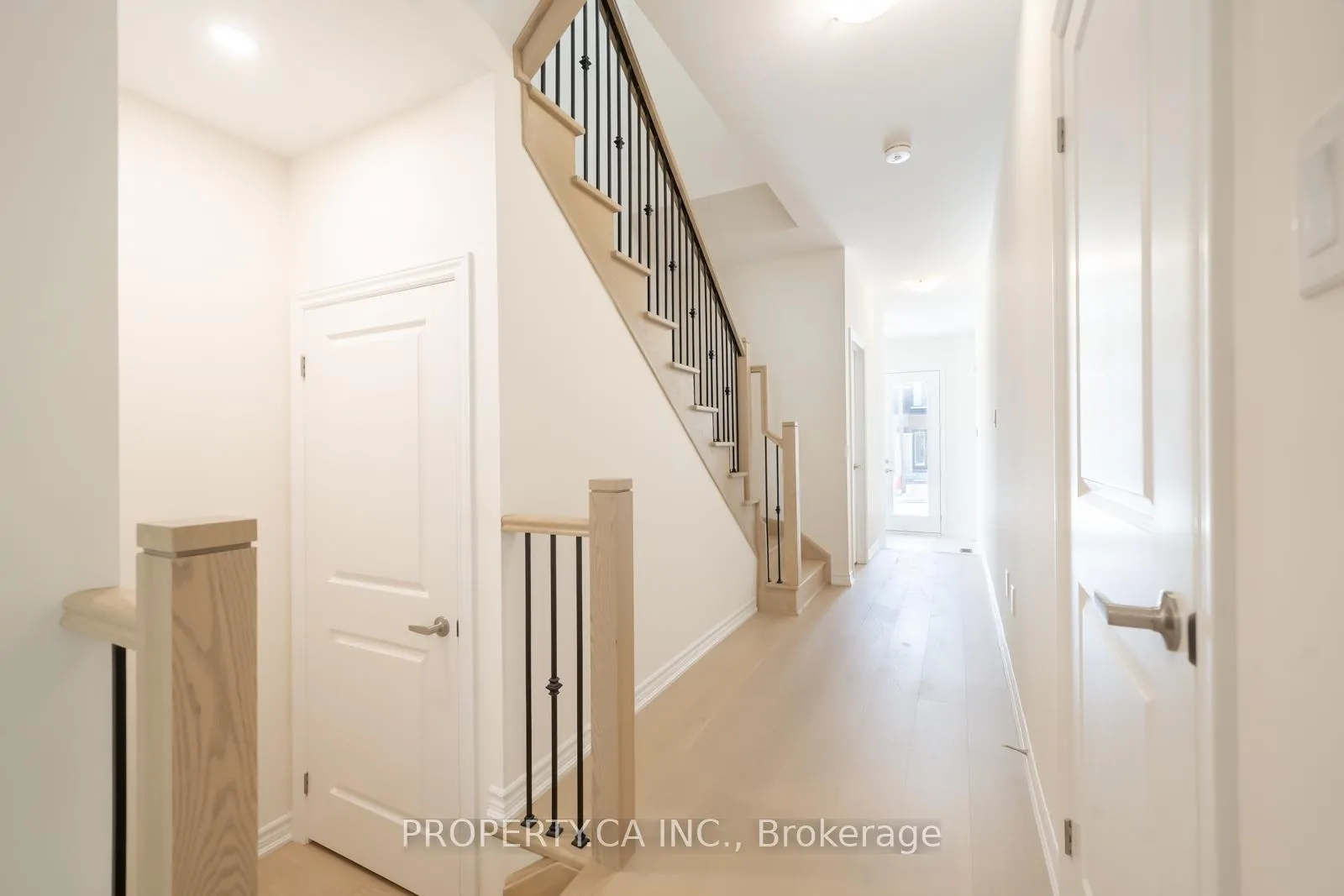 Photo 13 of 52 Rumi Court, Vaughan, Patterson — HOMEH
