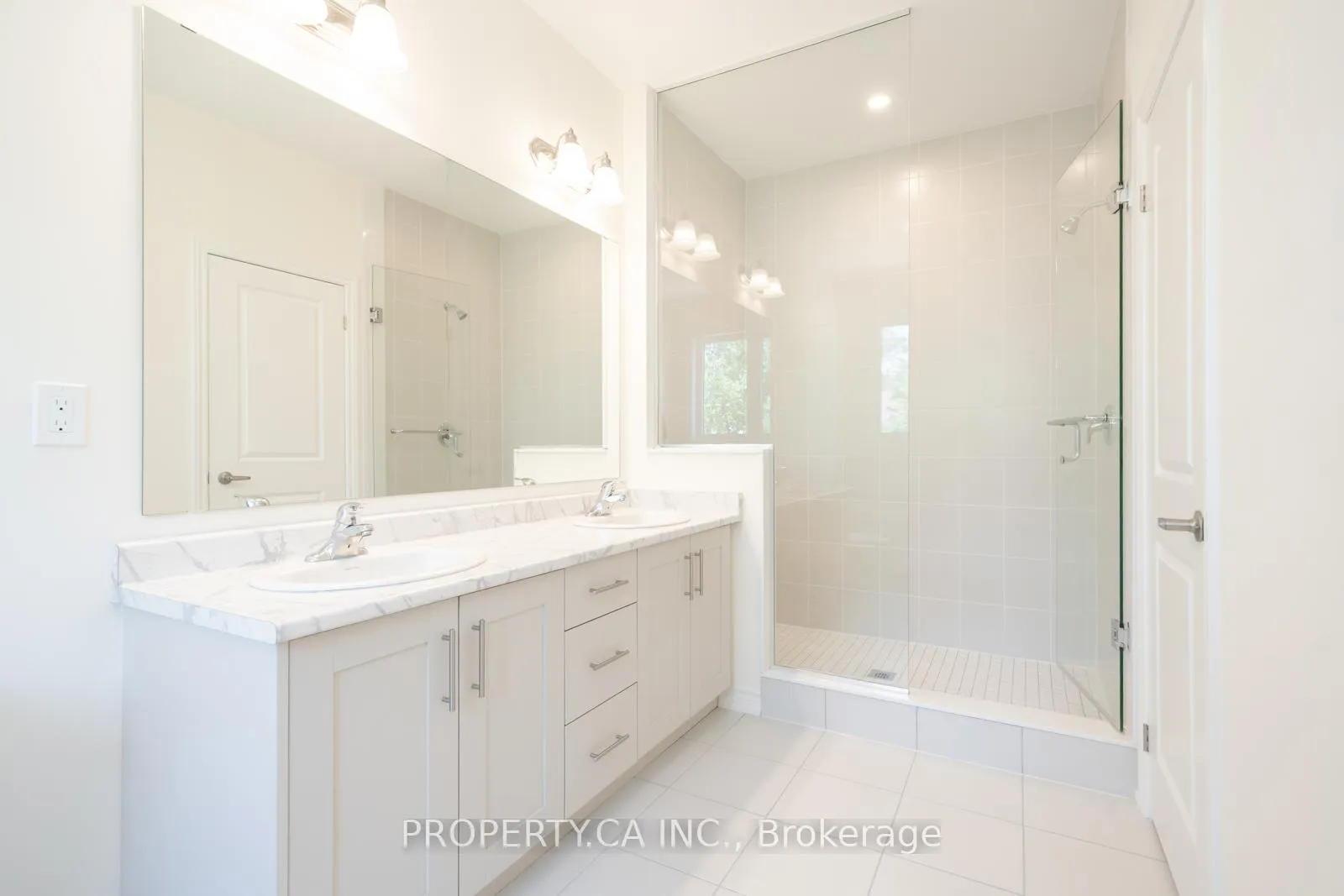 Photo 16 of 52 Rumi Court, Vaughan, Patterson — HOMEH