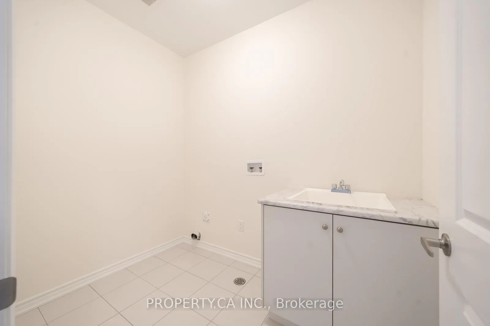 Photo 19 of 52 Rumi Court, Vaughan, Patterson — HOMEH