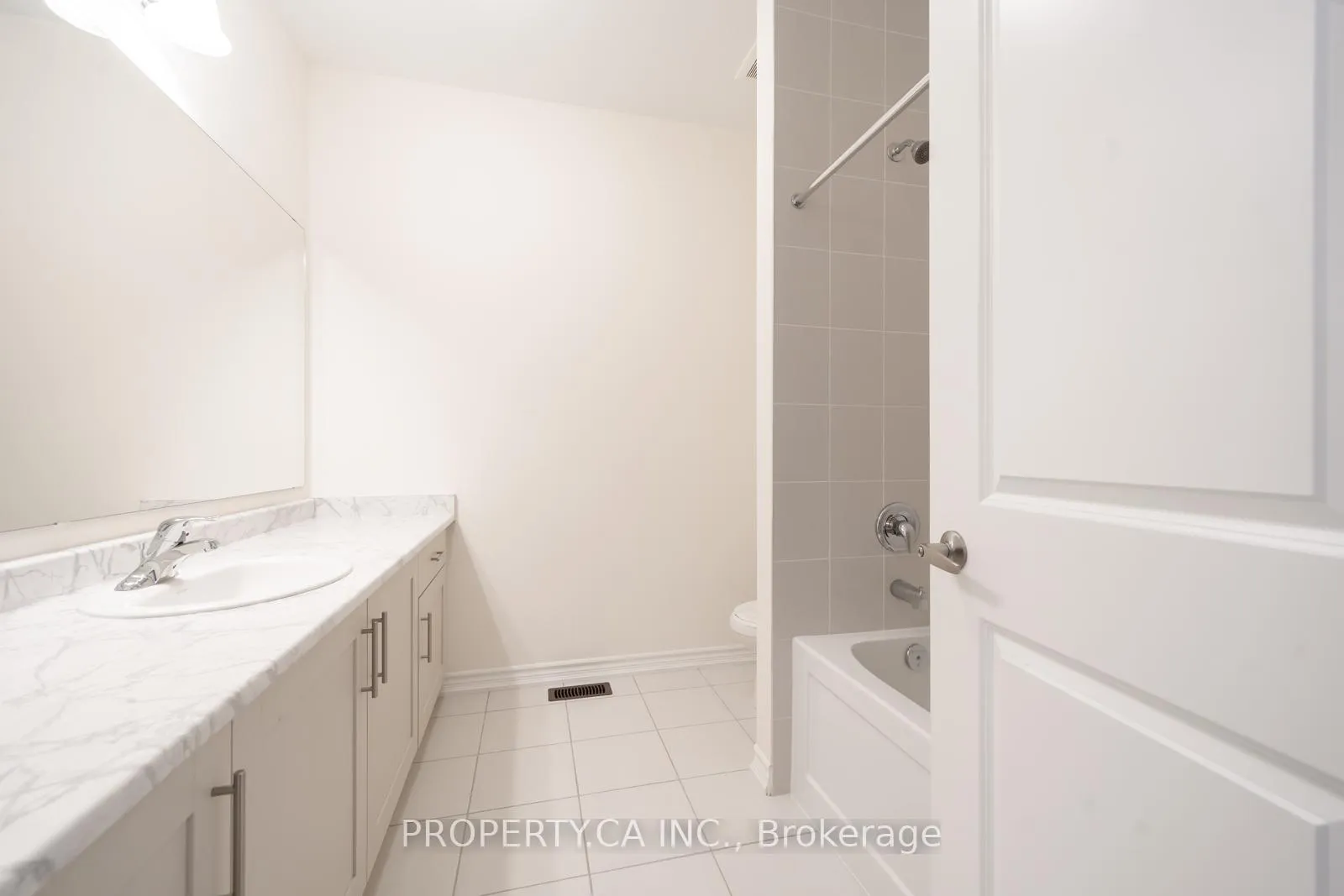 Photo 22 of 52 Rumi Court, Vaughan, Patterson — HOMEH