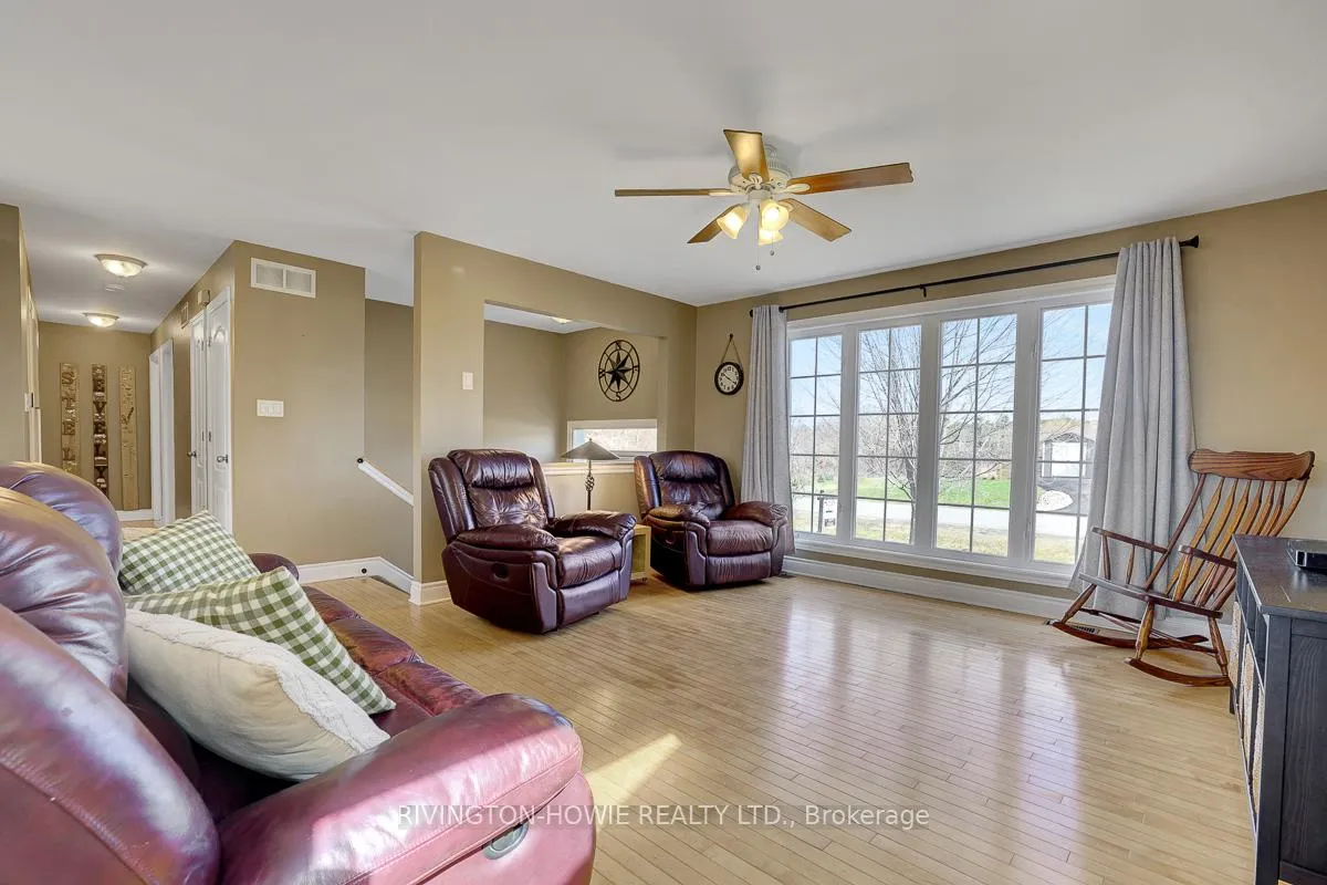 Photo 4 of 55 Creek Drive, Ottawa, Fitzroy — HOMEH