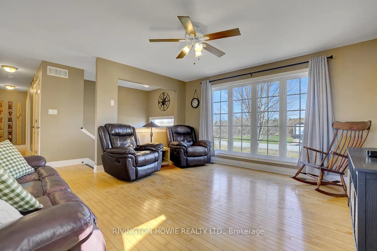 Photo 6 of 55 Creek Drive, Ottawa, Fitzroy — HOMEH