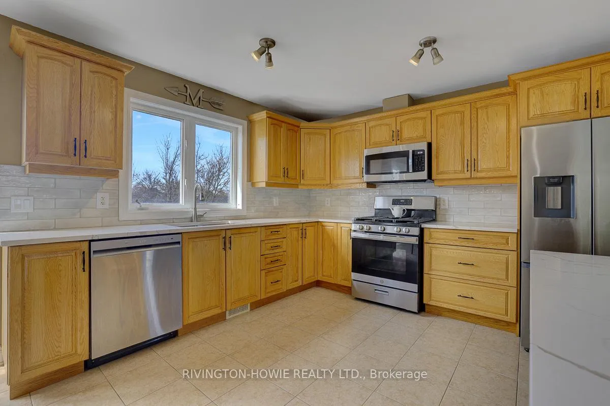 Photo 12 of 55 Creek Drive, Ottawa, Fitzroy — HOMEH