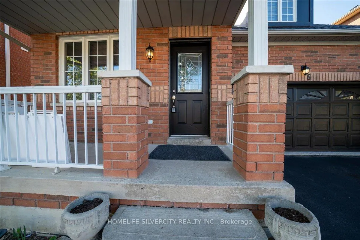 Photo 2 of 6 Bentgrass Lane, Brampton, Snelgrove — HOMEH