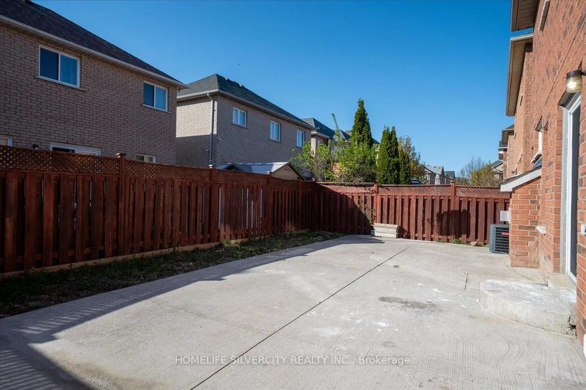 Photo 36 of 6 Bentgrass Lane, Brampton, Snelgrove — HOMEH