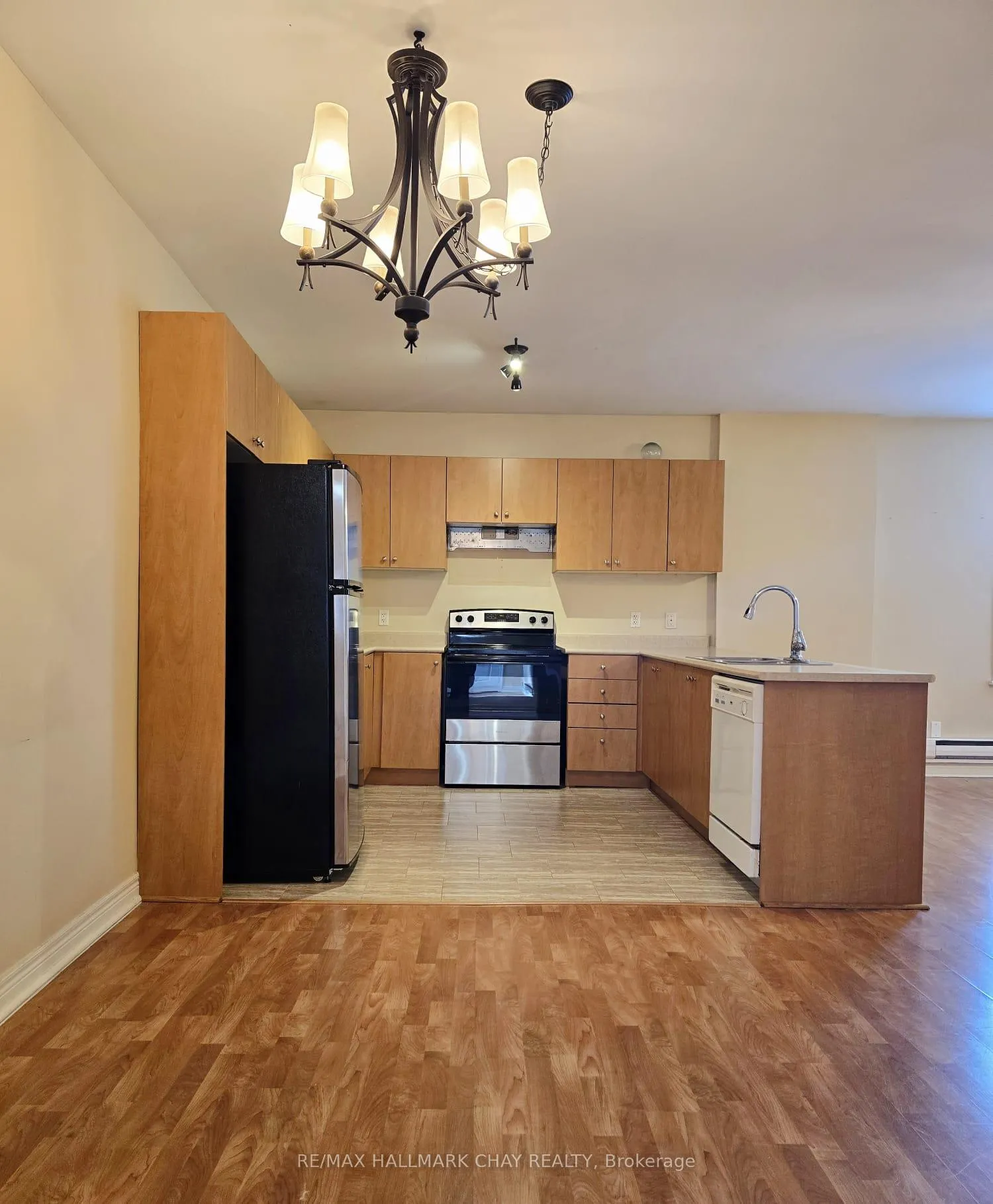 Photo 3 of Unit B, 178 Mill Street, Clearview, Creemore — HOMEH