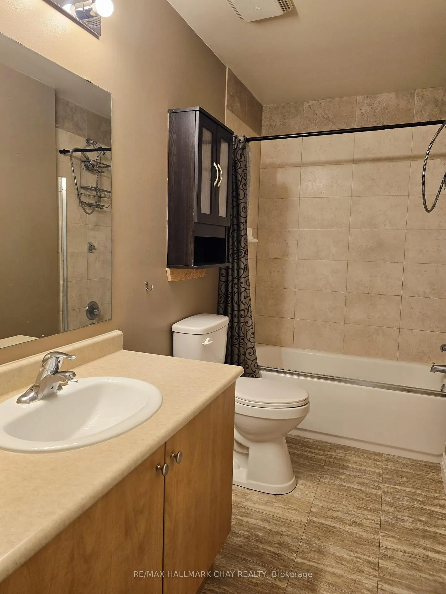 Photo 10 of Unit B, 178 Mill Street, Clearview, Creemore — HOMEH