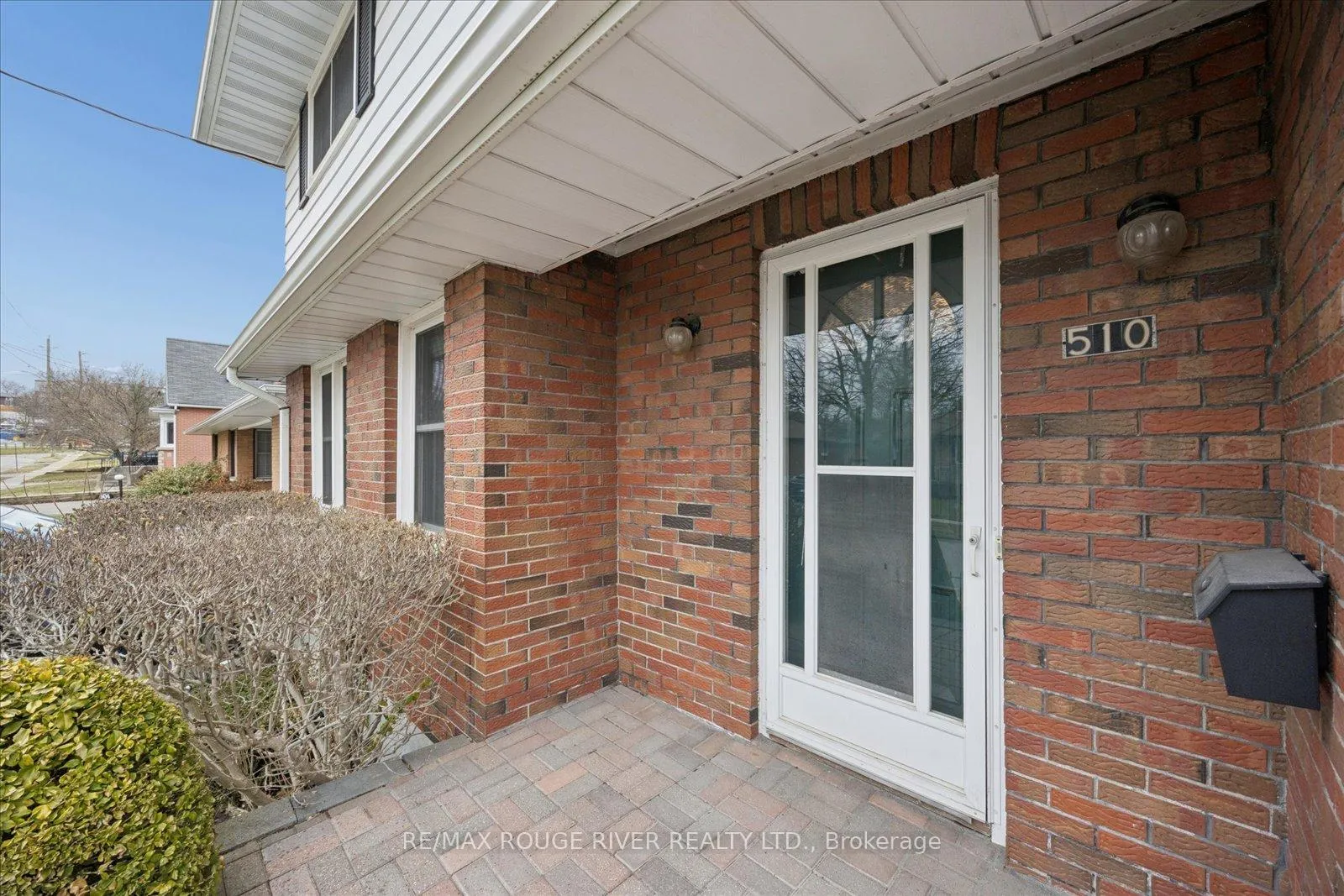 Photo 3 of 510 Dunkirk Avenue, Oshawa, Central — HOMEH