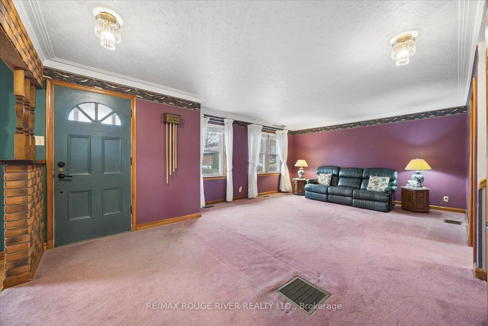 Photo 4 of 510 Dunkirk Avenue, Oshawa, Central — HOMEH