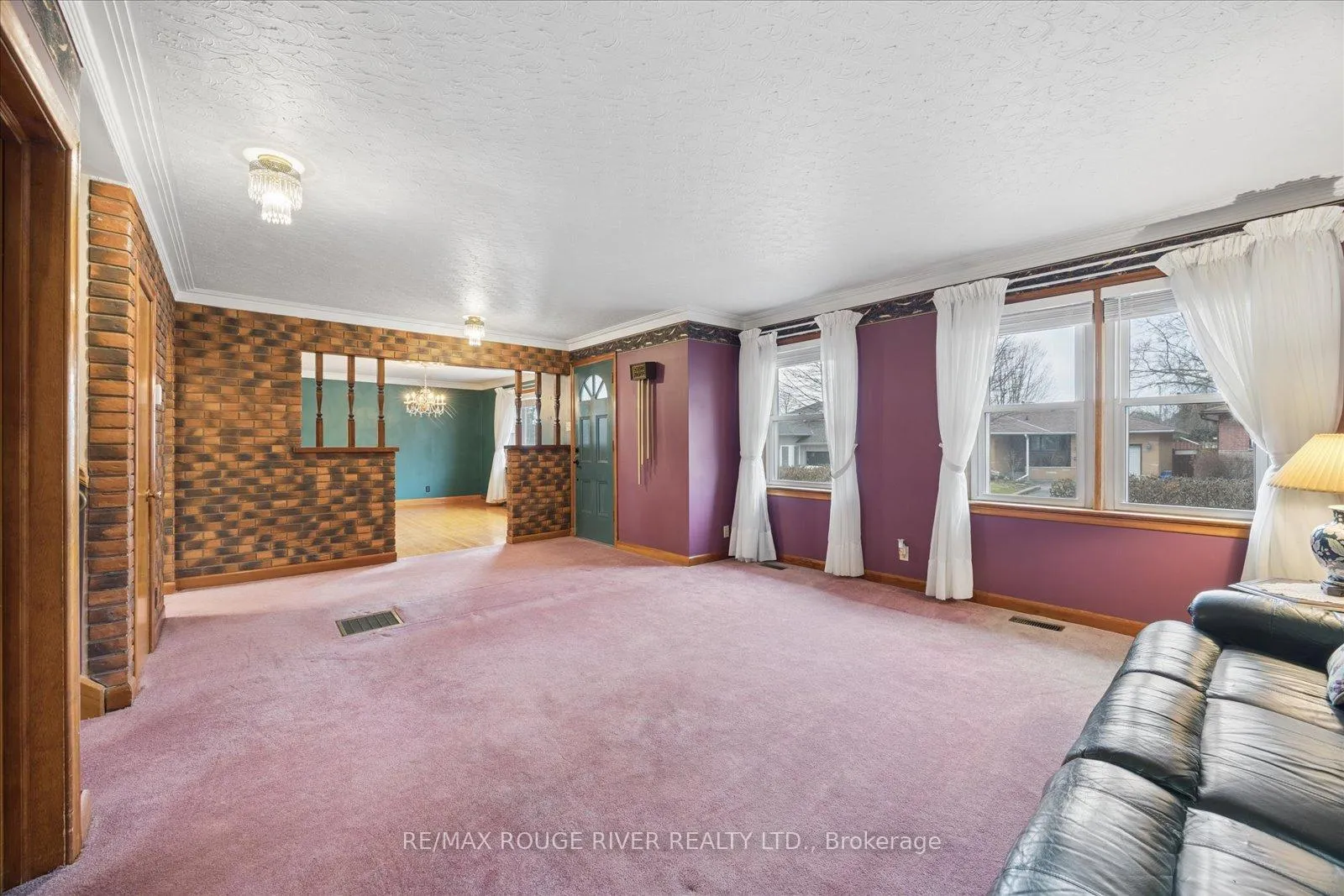 Photo 6 of 510 Dunkirk Avenue, Oshawa, Central — HOMEH