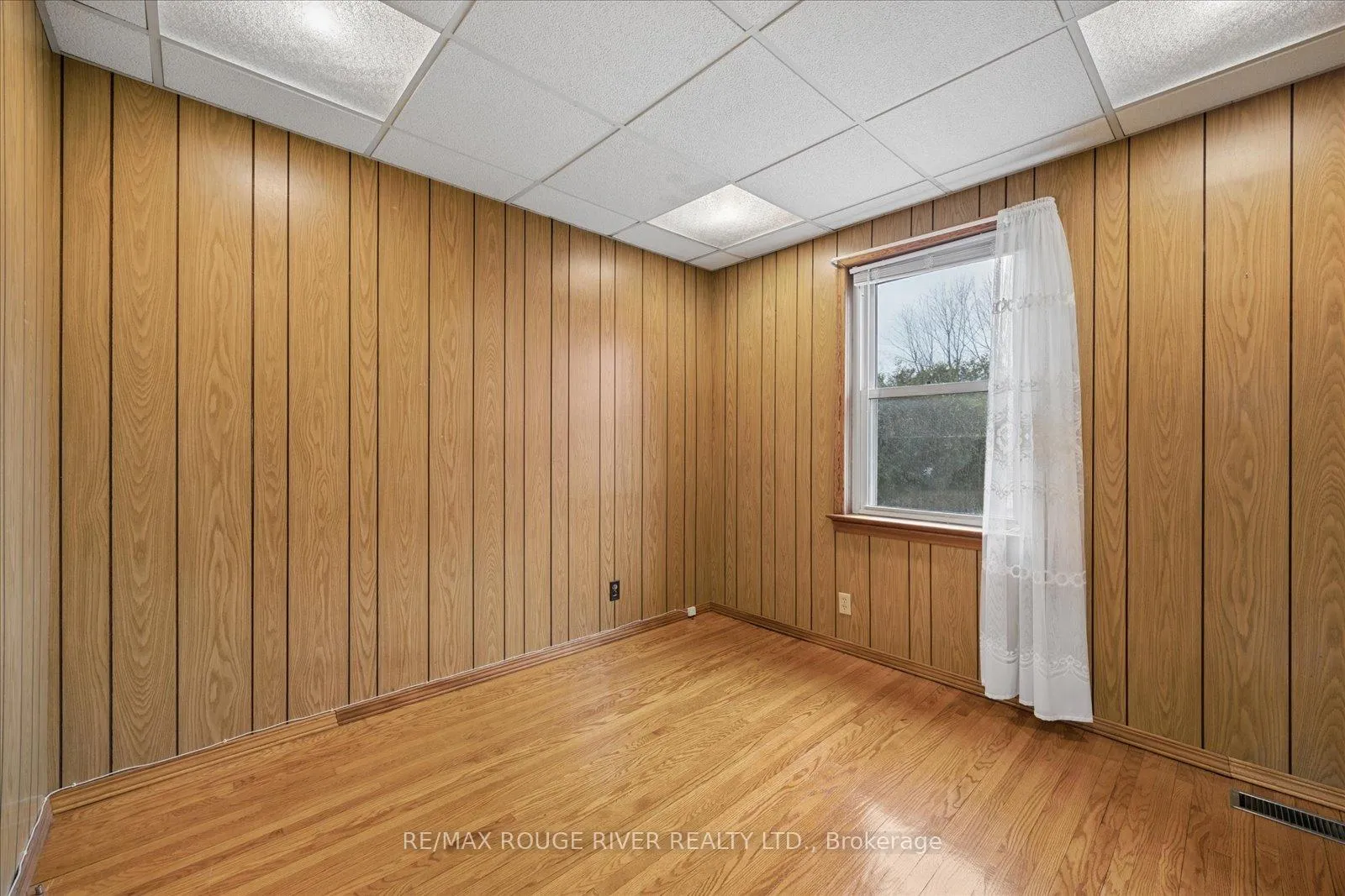 Photo 8 of 510 Dunkirk Avenue, Oshawa, Central — HOMEH