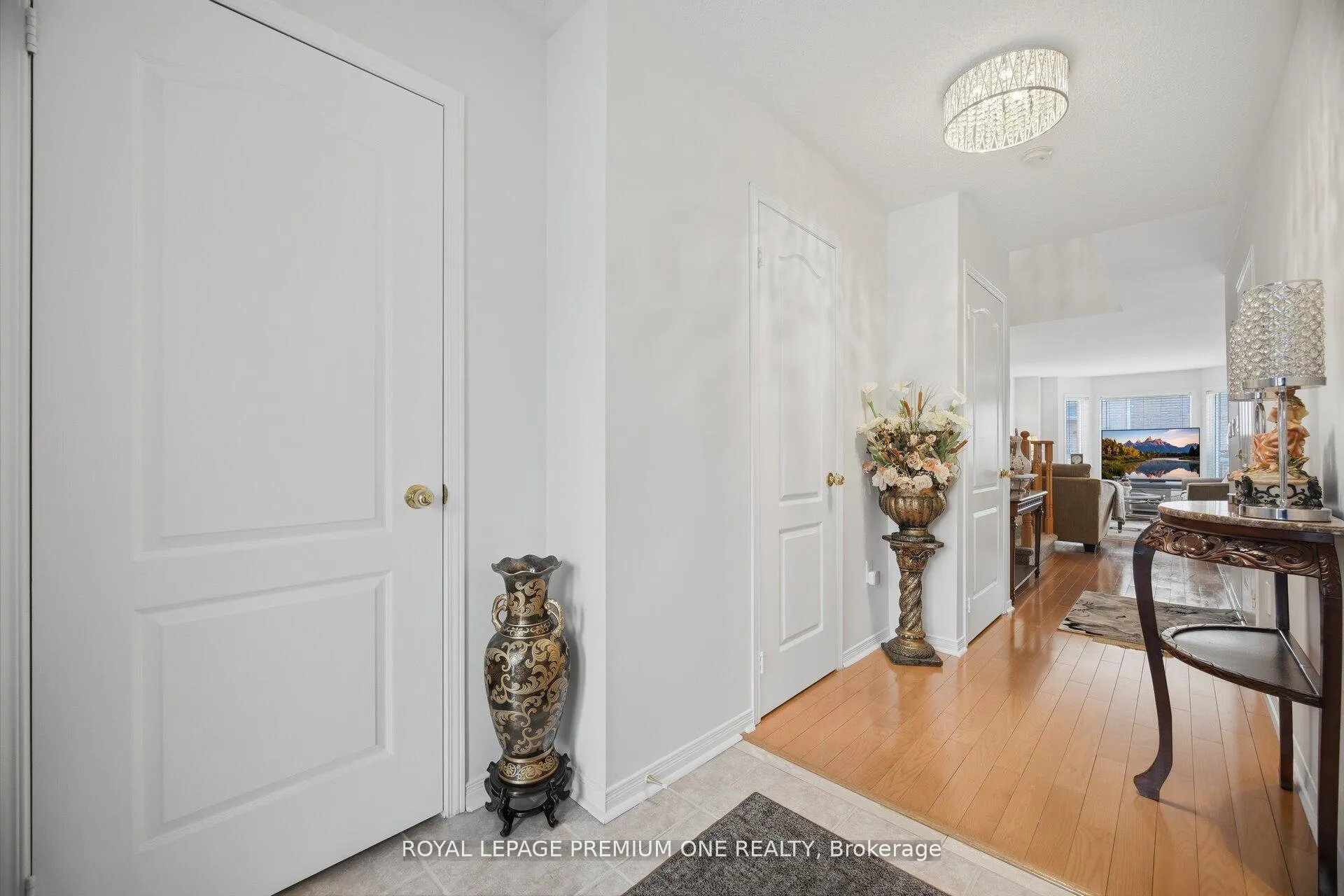 Photo 5 of 64 Mare Crescent, Etobicoke, West Humber-Clairville — HOMEH